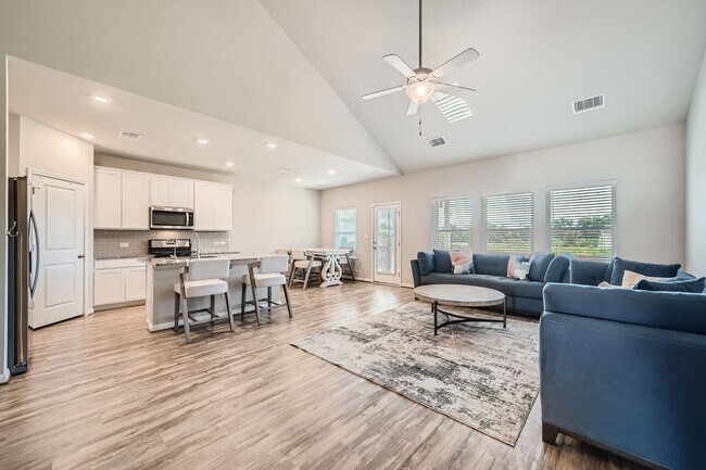 Building Photo - 434 Windy Reed Rd