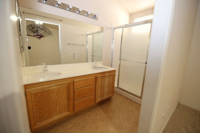 Building Photo - SOUTHWEST - 1 STORY HOME - 89147