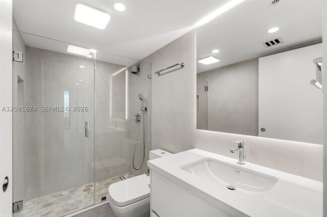 Building Photo - 251 Crandon Blvd