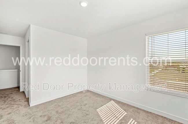 Building Photo - 2224 Boxwood Dr