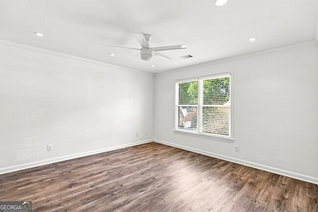 Building Photo - 5170 Deerlake Dr