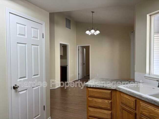 Building Photo - 1422 Allante Pl