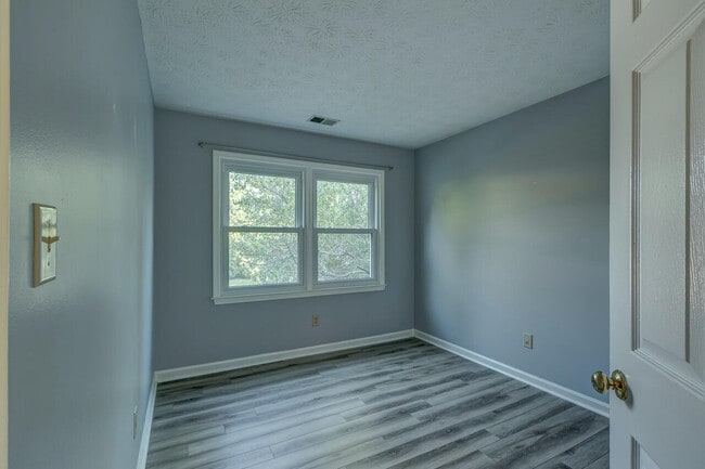 Building Photo - 3789 White Pine Dr