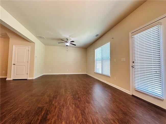 Building Photo - 244 Highland Pointe Cir E