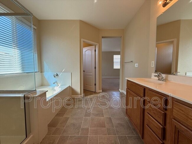 Building Photo - 388 Crescent Moon Dr