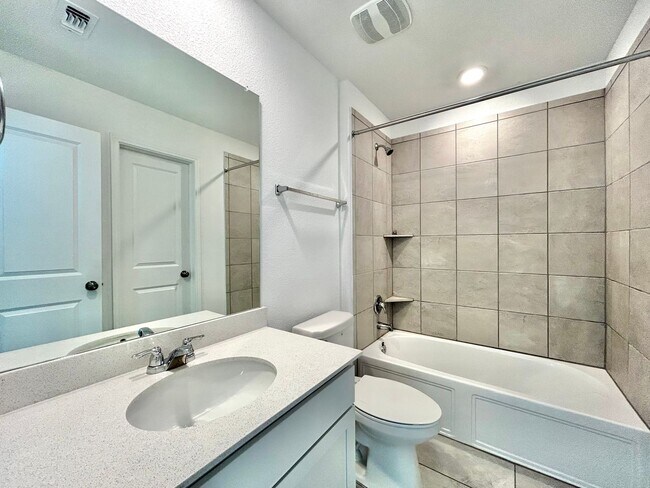 Building Photo - 10412 Premier Park St