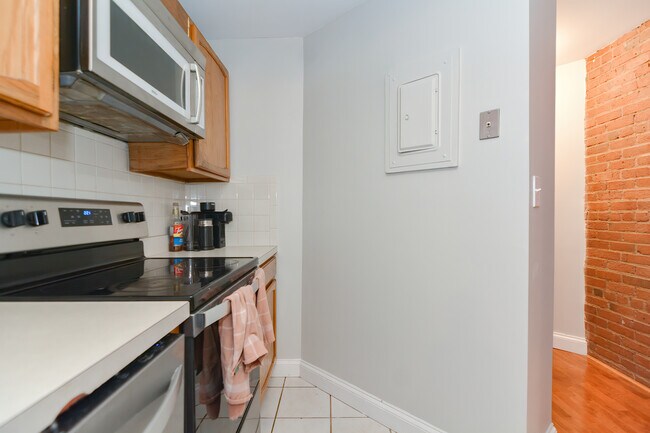 Building Photo - 99 Fulton St