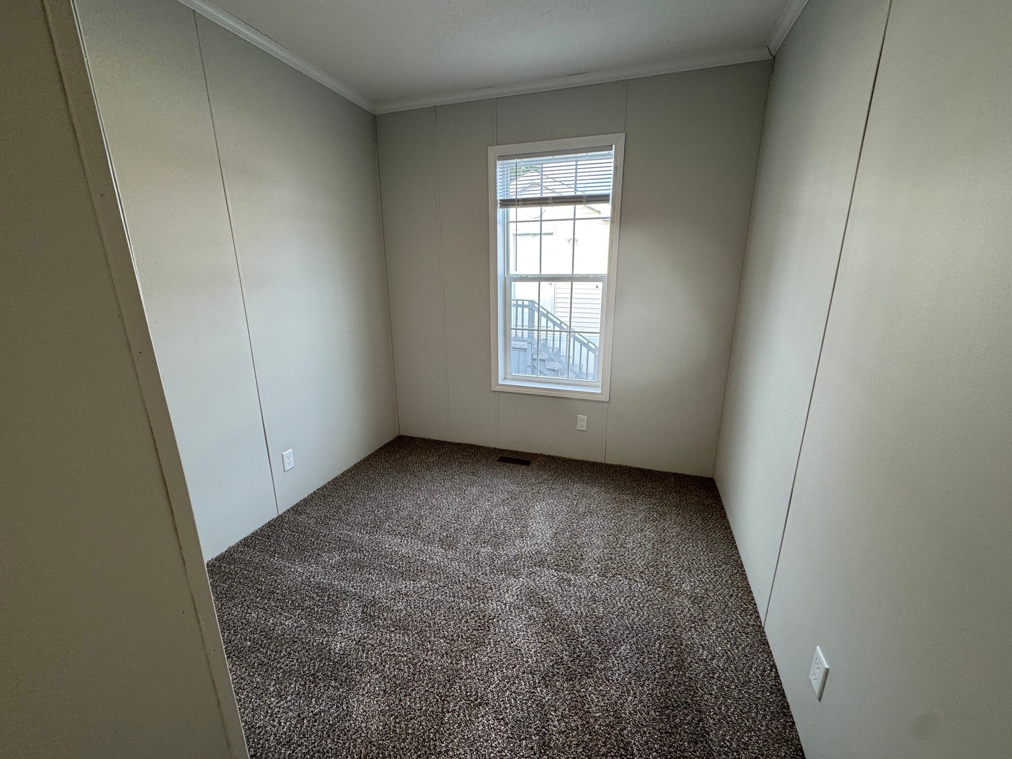 Building Photo - 2022 Marmoor Dr
