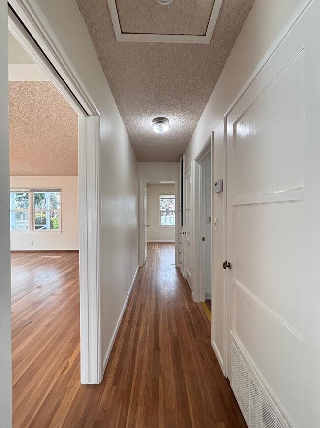 Building Photo - 12147 Hallwood Dr