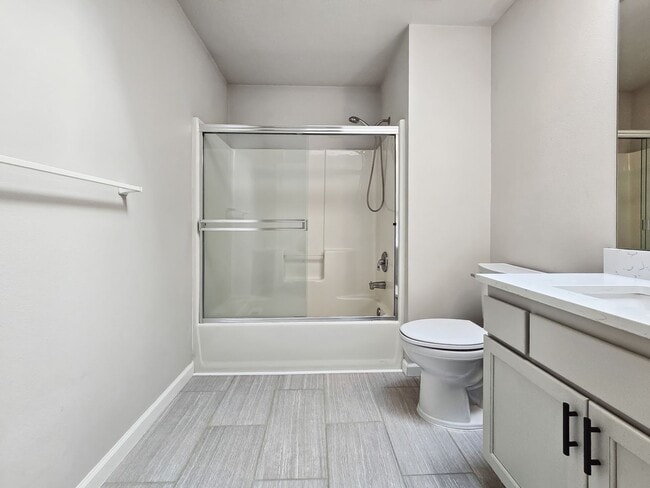 Building Photo - Updated 3-Bedroom Home with Deck Near Renton Landing