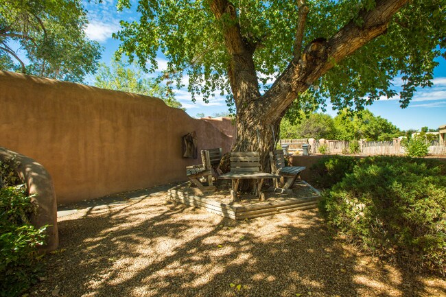 Building Photo - 7617 Guadalupe Trail NW