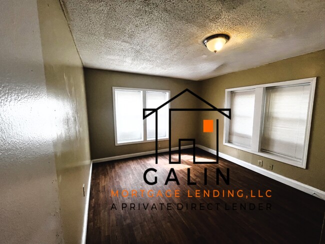 Building Photo - 815 Davis Ave