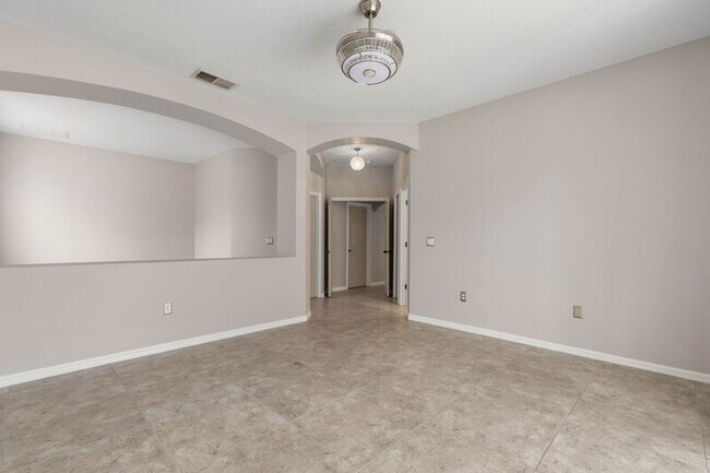 Building Photo - 60 Brigadoon Ln