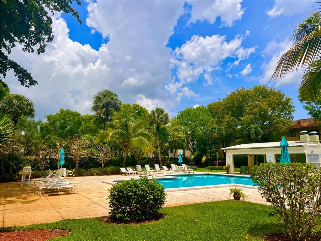Building Photo - 5155 E Sabal Palm Blvd