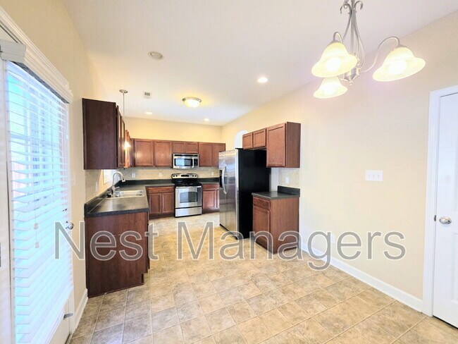 Building Photo - 389 Roanoke Dr