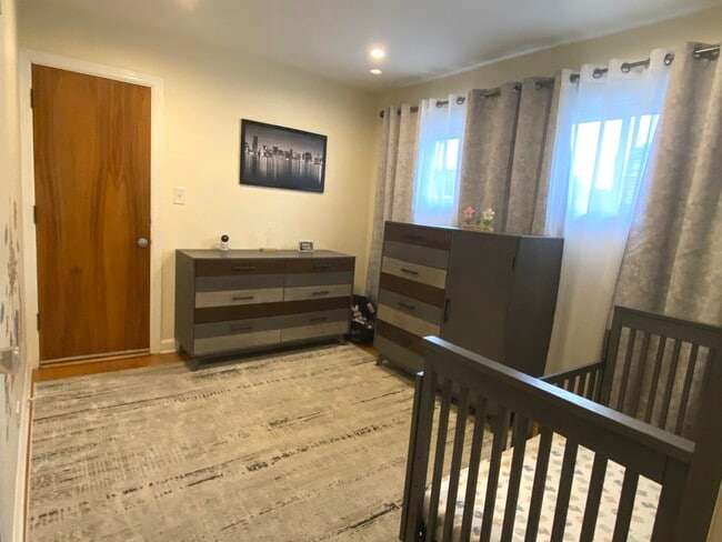 Building Photo - 7737 Park Ave