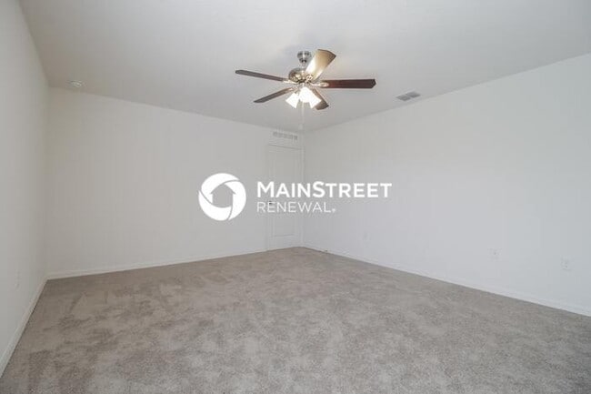 Building Photo - 5 Bedroom Pet-Friendly Home in Mascotte, FL with Main Street Renewal