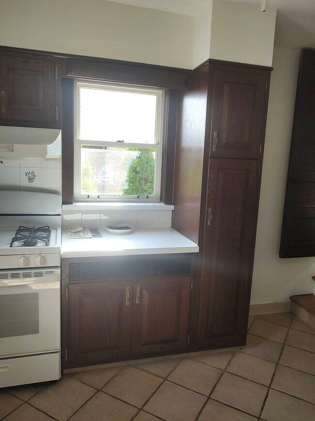 Building Photo - Incredible 3-Bedroom Detached Home in Bryn...