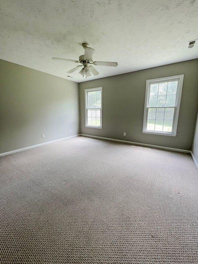 Building Photo - Coming Soon: 3 Bedroom 2 Bath - No pets