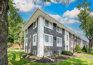 Building Photo - 808 Riverview Dr