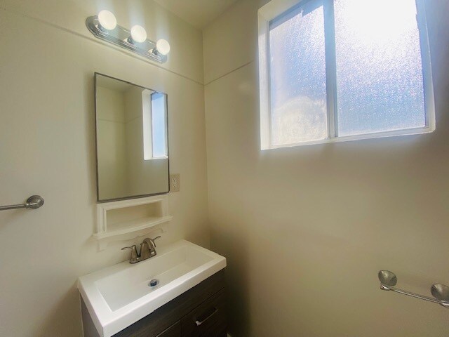 Building Photo - 2486 Venice Blvd