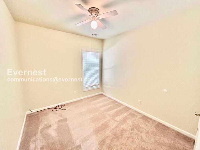 Building Photo - 3550 Red Willow Ct