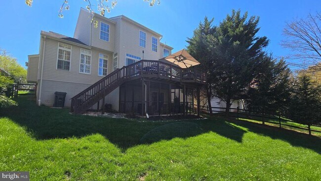 Building Photo - 47400 River Crest St