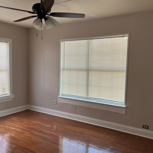 Building Photo - 111 S Audubon Dr