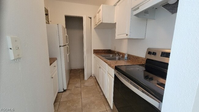 Building Photo - 2937 Winkler Ave