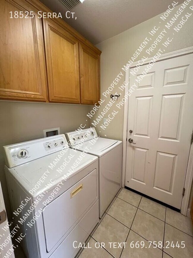 Building Photo - 18525 Serra Ct