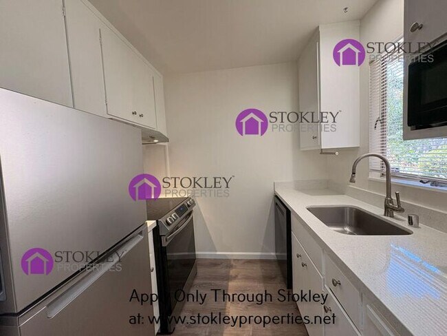 Building Photo - 1411 Creekside Dr