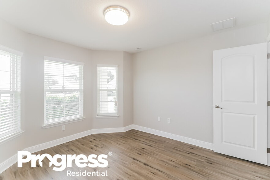 Building Photo - 7083 Lamium Ct