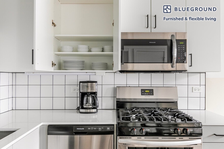 Building Photo - 61 W Erie St