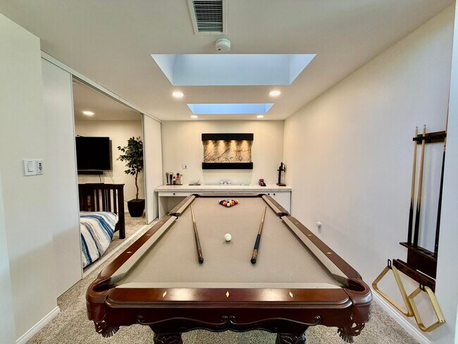 Building Photo - 177 Las Lomas