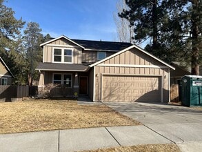 Building Photo - Remodeled Home in SW Bend