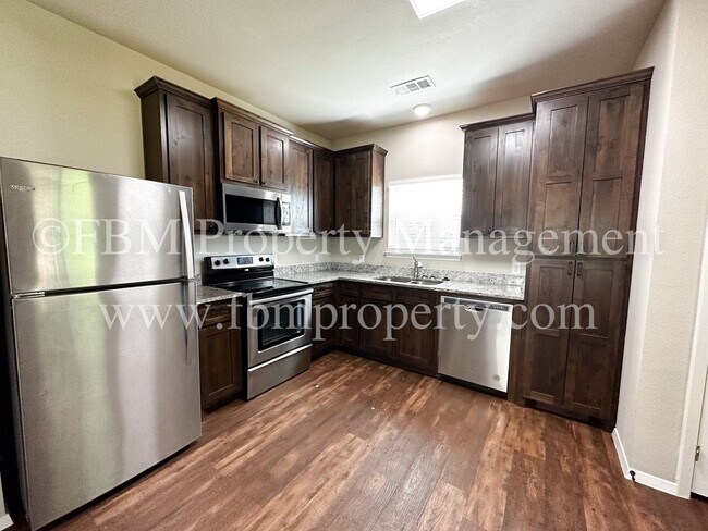 Building Photo - 315 S Bradshaw St