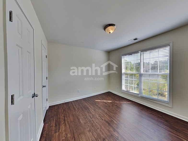 Building Photo - 3805 Hawk Tail Drive