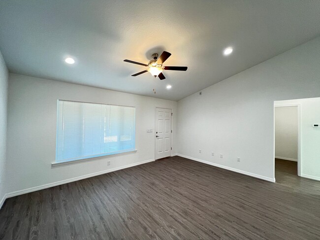 Building Photo - Available NOW! BRAND NEW 3 Bedroom/2 Bath ...