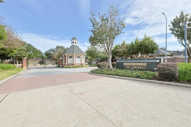 Building Photo - 1527 Orchard Park Dr