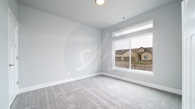 Building Photo - Paired Patio Home in Mountain Shadows