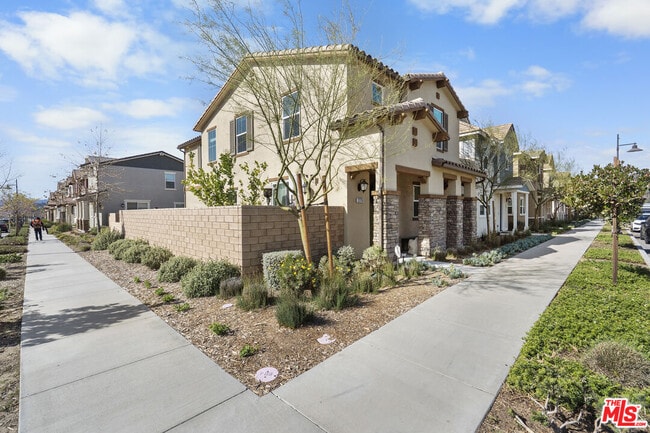 Building Photo - 27751 Dyer Wy