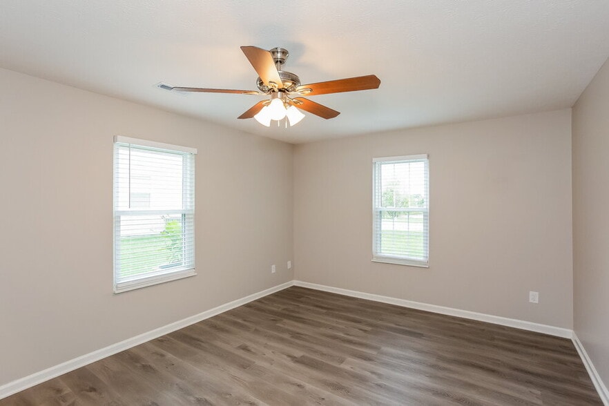 Building Photo - 4751 Lakestone Dr