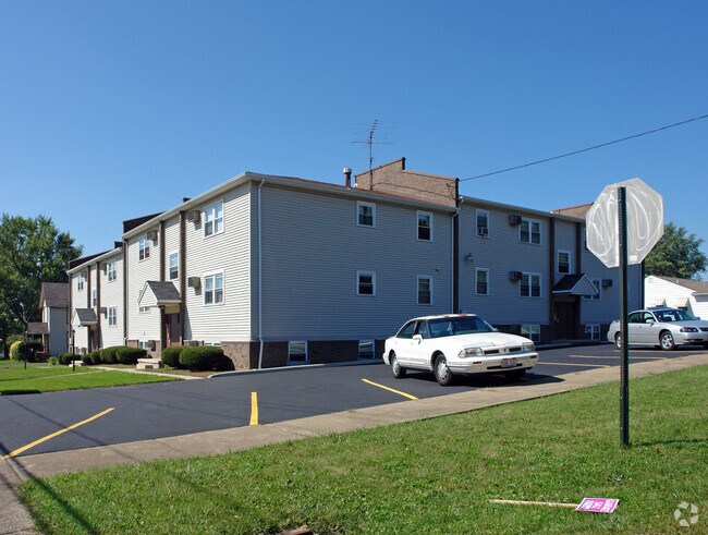 Building Photo - 550 Churchill Hubbard Rd