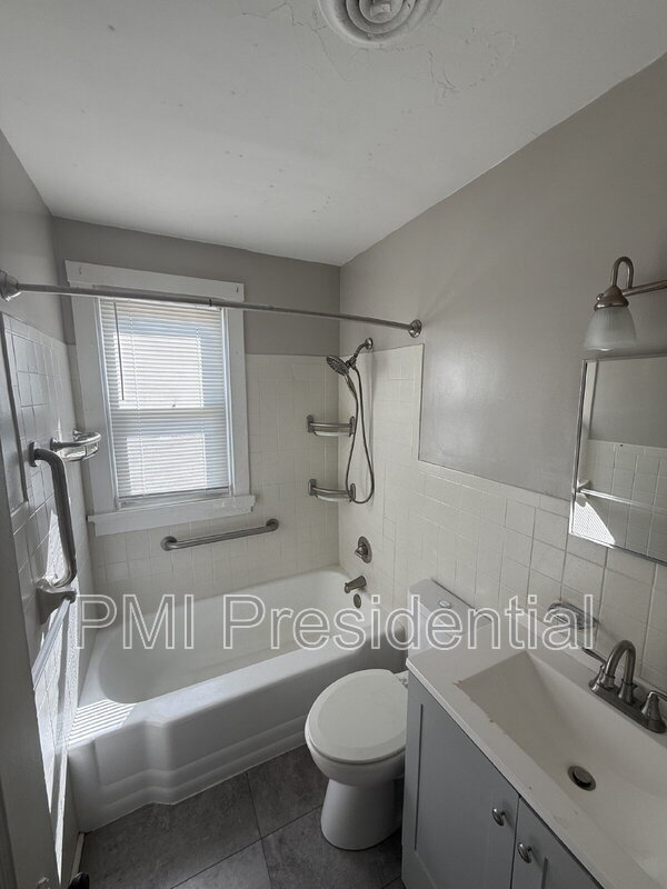 Building Photo - 1607 Peter Paul Blvd