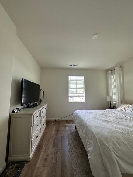 Primary Bedroom - 30321 Town Square Dr