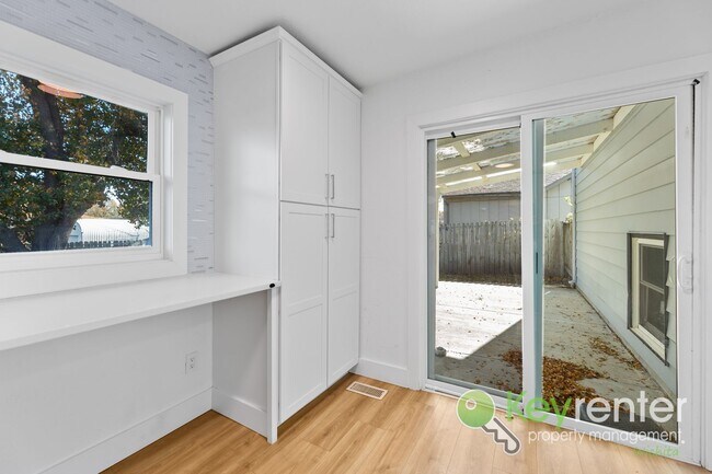 Building Photo - NOVEMBER FREE RENT!! Spacious 4-Bedroom / 2-Bath Home in Wichita Move-In Ready