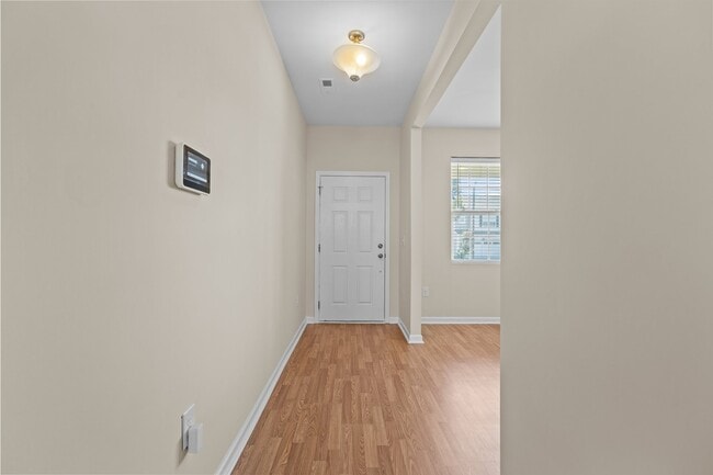 Building Photo - 624 Hiddenbrook Dr