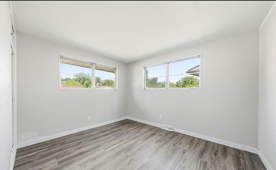 Building Photo - 9828 Omega Dr