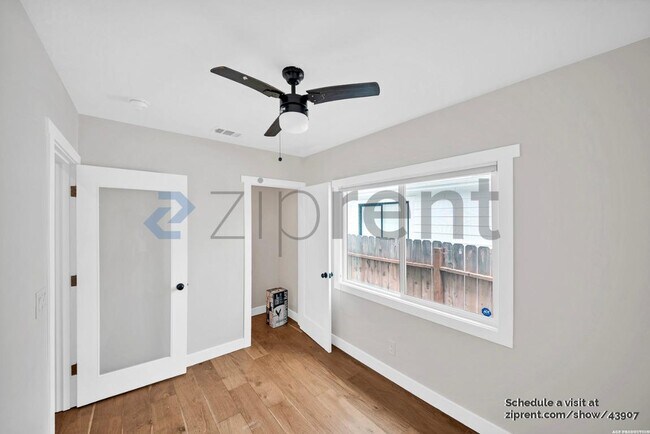 Building Photo - 5150 S Manhattan Pl