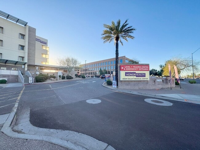 Building Photo - 2Bed/1Bath House at AZ-51/Thomas Rd! -- NO HOA! FENCED-IN YARD! -- NO APPLICATION FEE!